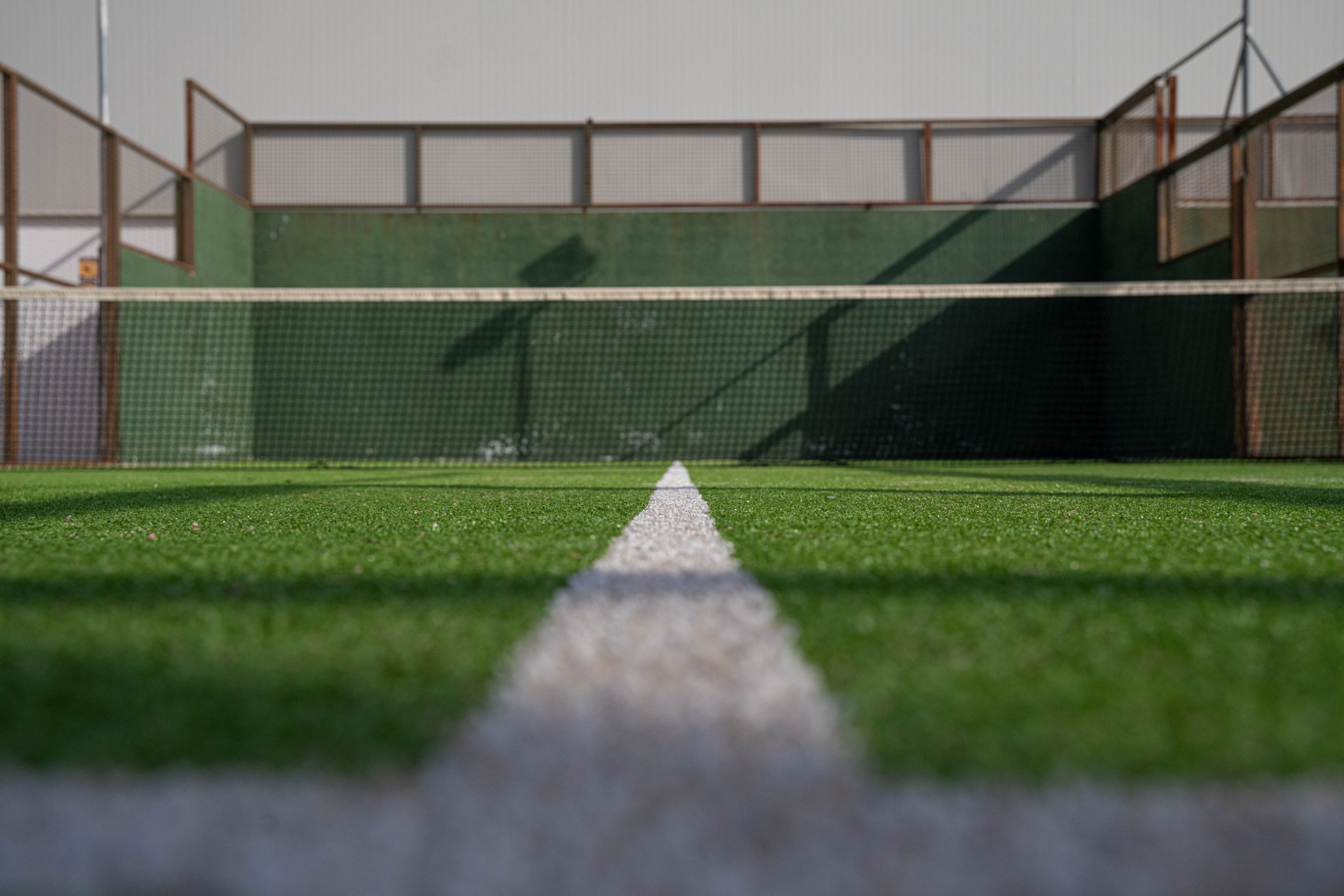 Pistas de pádel en Puerto Lápice, instalaciones deportivas municipales. Fotografía de Ikonox Marketing Digital